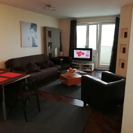 Loft With Swimming Pool Apartmán